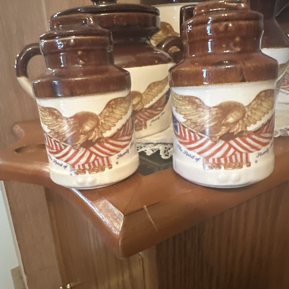 Vintage McCoy Pottery Spirit of 76 Bicentennial Eagle 5 Pc Set Signed Ceramics